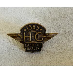 VINTAGE 1989 Ladies of Harley Davidson HOG Owners Group Antique Brass Pin
